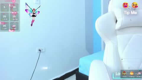 Snapshot of meganqueen2 chatting on 11-18-25, 12:20 Megan Queen online show from 11-18-25, 12:20