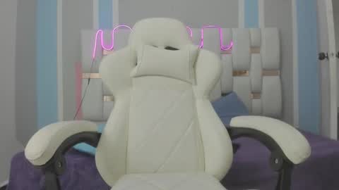 Snapshot of meganqueen2 chatting on 12-16-25, 12:21 Megan Queen online show from 12-16-25, 12:21