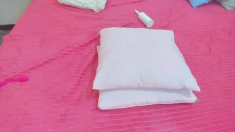 Snapshot of meganqueen2 chatting on 04-01-26, 01:41 Megan Queen online show from 04-01-26, 01:41