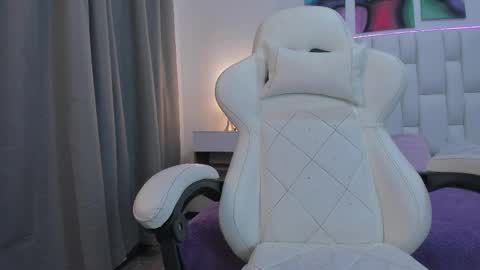 Snapshot of meganqueen2 chatting on 04-06-26, 12:28 Megan Queen online show from 04-06-26, 12:28