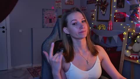 Snapshot of meganrodgers chatting on 06-24-26, 05:23 megan online show from 06-24-26, 05:23