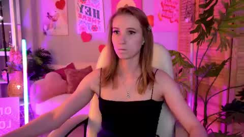 Snapshot of meganrodgers chatting on 07-21-26, 05:48 megan online show from 07-21-26, 05:48