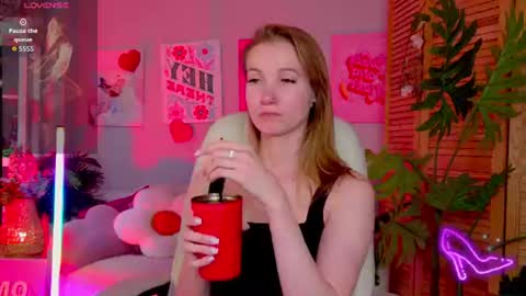 Snapshot of meganrodgers chatting on 07-24-26, 05:55 megan online show from 07-24-26, 05:55