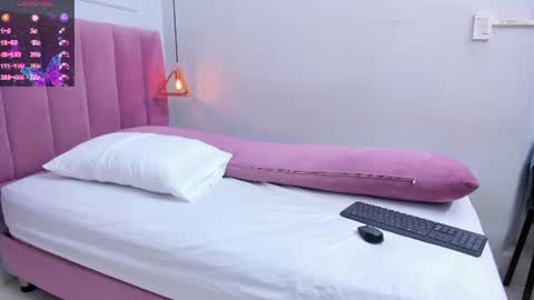 Megan  online show from 06-10-26, 07:57