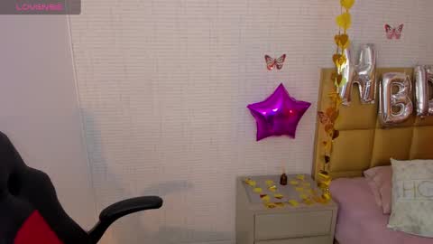 M E G A N  online show from 09-30-25, 12:32