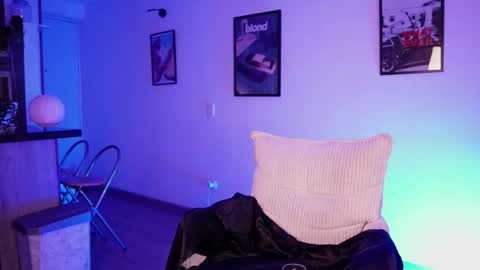 Snapshot of megga_bluee chatting on 11-09-25, 11:36 megga_bluee online show from 11-09-25, 11:36