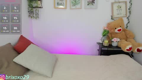 Snapshot of meghan_29x chatting on 05-28-26, 01:14 MEGHAN online show from 05-28-26, 01:14