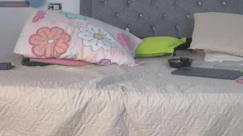 Snapshot of meghan_taylor__ chatting on 05-01-26, 01:32 Meghan online show from 05-01-26, 01:32