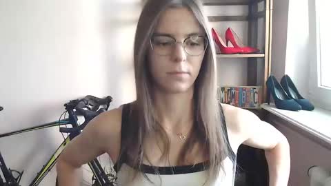 Snapshot of megi_erotic chatting on 06-06-26, 06:29 Megi online show from 06-06-26, 06:29