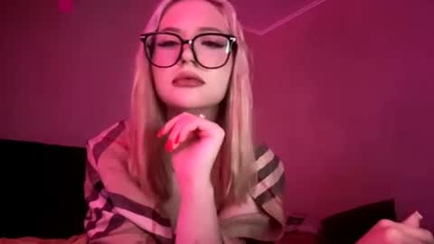 Sophie online show from 06-20-26, 08:28
