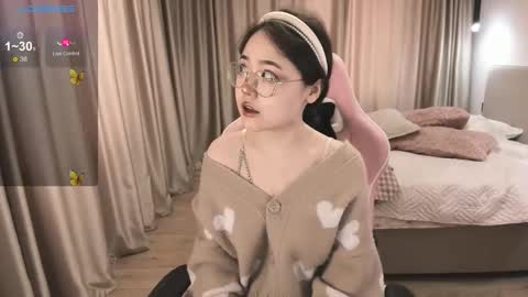 Snapshot of mei_kitahara chatting on 12-04-25, 05:17 Mei online show from 12-04-25, 05:17