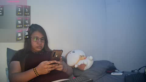 Snapshot of meichangcb chatting on 12-18-24, 03:04 mei chang online show from 12-18-24, 03:04