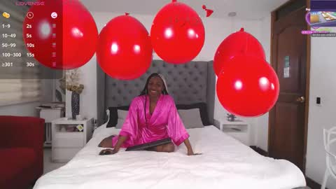 Snapshot of meilybarbie chatting on 11-19-25, 12:49 meilybarbie online show from 11-19-25, 12:49