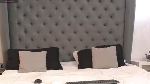 Snapshot of meilybarbie chatting on 12-15-25, 11:47 meilybarbie online show from 12-15-25, 11:47