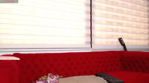 Snapshot of meilybarbie chatting on 01-17-26, 12:43 meilybarbie online show from 01-17-26, 12:43