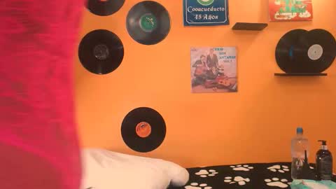 Snapshot of meisevil77 chatting on 12-21-25, 03:02 MEIS online show from 12-21-25, 03:02