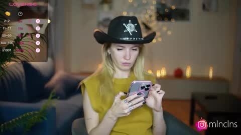 Snapshot of mel_collins chatting on 10-30-25, 03:35 MELANIE PVT ONLY 60TK PER MIN online show from 10-30-25, 03:35