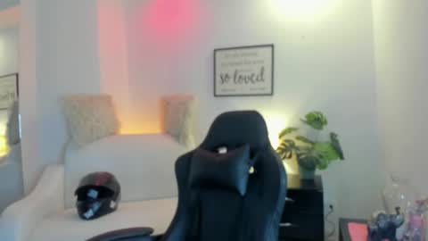 melan_owen online show from 07-26-26, 10:33