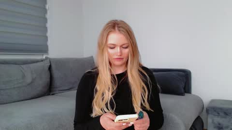 Melania online show from 04-08-26, 10:26