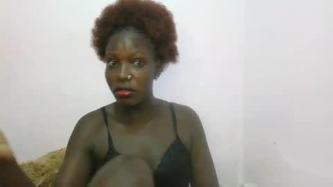 Snapshot of melanie_bae1 chatting on 05-12-26, 07:44 melanie_bae1 online show from 05-12-26, 07:44