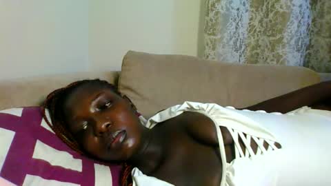 Snapshot of melanie_bae1 chatting on 06-11-26, 03:48 melanie_bae1 online show from 06-11-26, 03:48