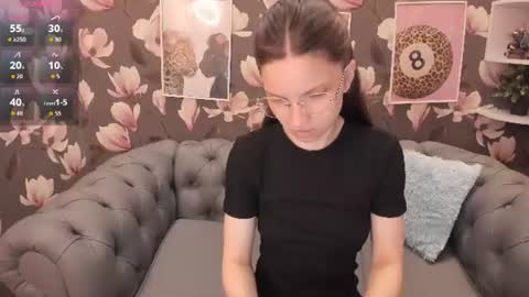 Snapshot of melanie_grant chatting on 06-17-26, 08:17 Melanie online show from 06-17-26, 08:17
