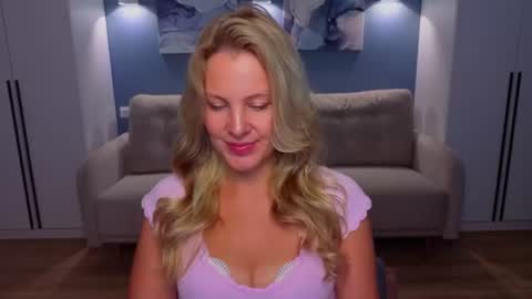 Snapshot of melaniebennett chatting on 07-02-26, 06:52 Melanie Bennett online show from 07-02-26, 06:52