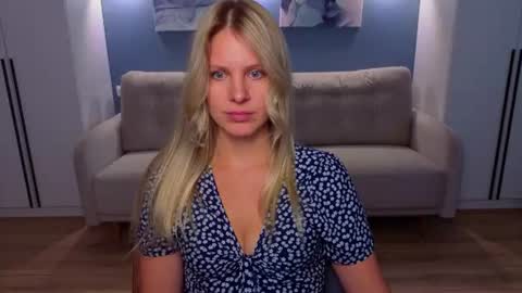 Snapshot of melaniebennett chatting on 07-14-26, 10:32 Melanie Bennett online show from 07-14-26, 10:32