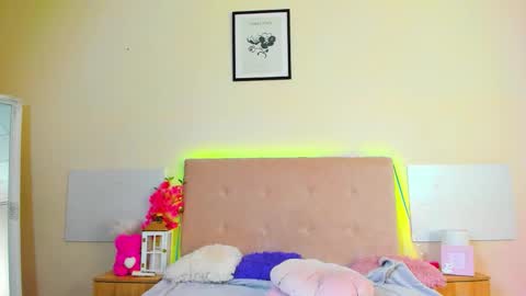 Snapshot of melaniecutys chatting on 06-07-26, 05:22 Melania online show from 06-07-26, 05:22