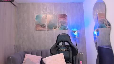 Snapshot of melaniehudson_ chatting on 06-11-26, 02:53 Melanie online show from 06-11-26, 02:53