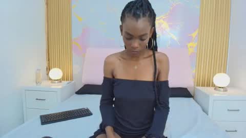 Snapshot of melaniepatton chatting on 09-27-25, 12:54 Melanie online show from 09-27-25, 12:54