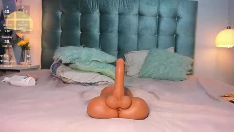 Snapshot of melanierioss_ chatting on 02-05-25, 04:14 online show from 02-05-25, 04:14