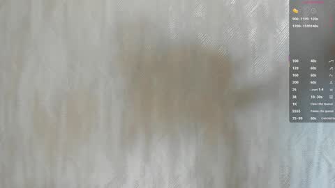 Snapshot of melanierioss_ chatting on 09-14-25, 01:43 online show from 09-14-25, 01:43