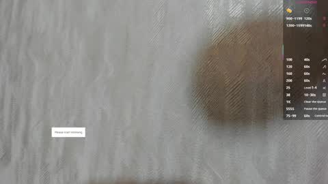 Snapshot of melanierioss_ chatting on 10-12-25, 01:43 online show from 10-12-25, 01:43