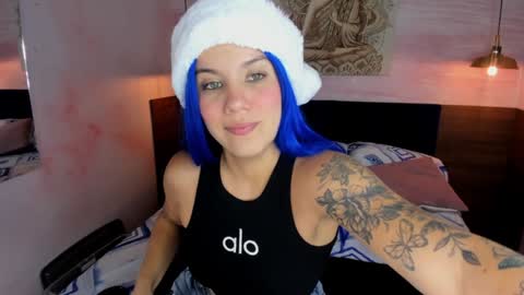 Snapshot of melanieroux chatting on 12-05-24, 07:49 Melanie Roux online show from 12-05-24, 07:49