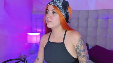 Snapshot of melanieroux chatting on 01-21-25, 08:00 Melanie Roux online show from 01-21-25, 08:00