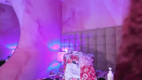 Snapshot of melanieroux chatting on 01-26-25, 10:46 Melanie Roux online show from 01-26-25, 10:46
