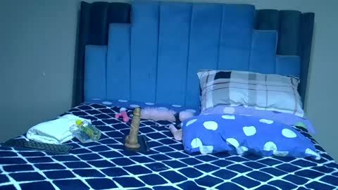 Snapshot of melanin_moon chatting on 06-30-26, 11:17 Moon online show from 06-30-26, 11:17