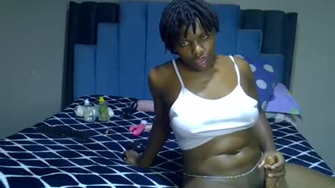 Snapshot of melanin_moon chatting on 07-05-26, 11:17 Moon online show from 07-05-26, 11:17