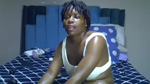 Snapshot of melanin_moon chatting on 07-19-26, 11:58 Moon online show from 07-19-26, 11:58