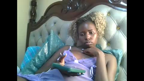 melaninblue online show from 06-08-26, 04:07