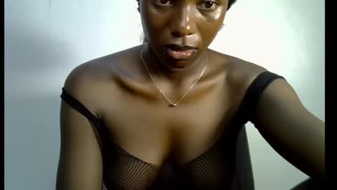 Snapshot of melanine_floral chatting on 02-14-25, 07:17 Praiz online show from 02-14-25, 07:17