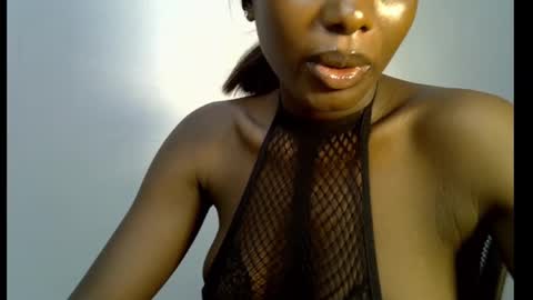 Snapshot of melanine_floral chatting on 02-20-25, 06:39 Praiz online show from 02-20-25, 06:39