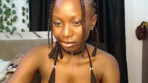 Snapshot of melanine_floral chatting on 10-14-25, 04:19 Praiz online show from 10-14-25, 04:19