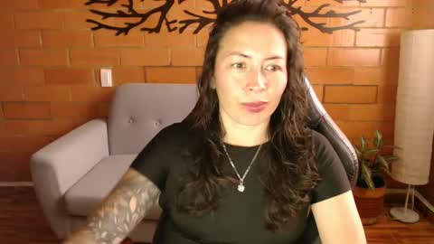 Snapshot of melanny_69 chatting on 02-22-25, 12:19 Melanny online show from 02-22-25, 12:19