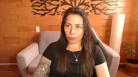 Snapshot of melanny_69 chatting on 10-25-25, 12:02 Melanny online show from 10-25-25, 12:02