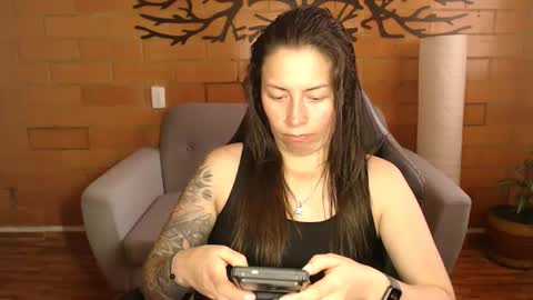 Snapshot of melanny_69 chatting on 11-19-25, 12:05 Melanny online show from 11-19-25, 12:05