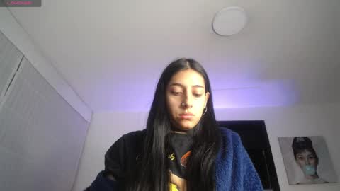 melanny_petite online show from 05-06-26, 11:37