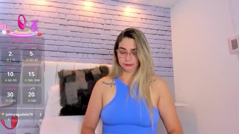 Snapshot of melanyvega_ chatting on 09-11-25, 08:14 Melany online show from 09-11-25, 08:14