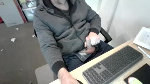 Snapshot of melbguy_075 chatting on 06-22-26, 06:21 melbguy_075 online show from 06-22-26, 06:21
